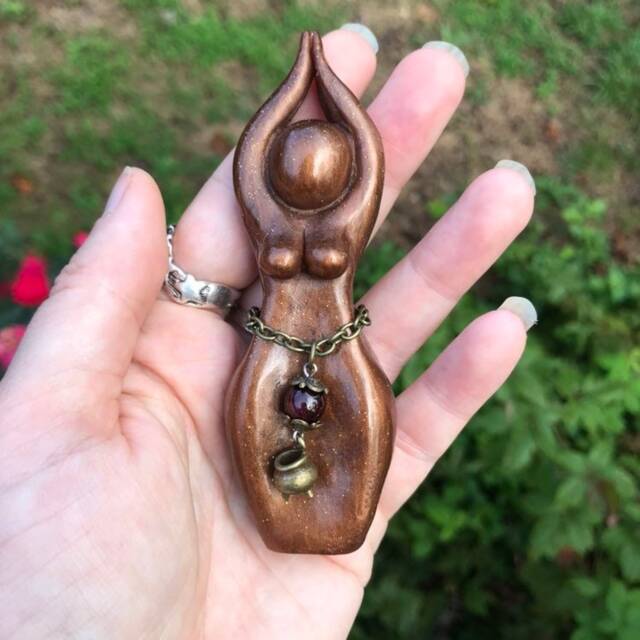 Hestia Hearth Priestess Story Goddess Statue - Statue, Figurine, Wisdom, Home, Vesta, Cauldron, Story Goddess - image 1