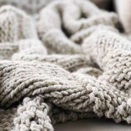 Hand Knit Chunky Basketweave Throw Blanket - The Piazza - thumbnail 3