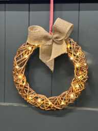 Handmade Willow Wall Decoration With 20 Led Battery Operated Lights - Christmas Wedding Birthday Wreath Circle Soft White - thumbnail 1