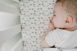 Organic Fitted Crib Sheet Modern Eyes Print, Babiease Bedding - thumbnail 1