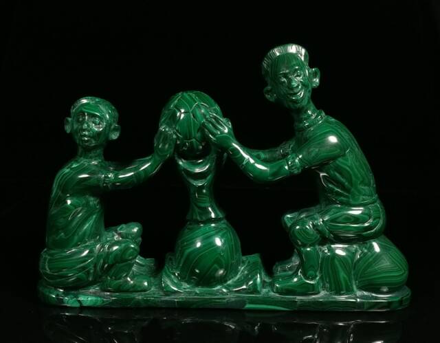 Malachite Sculpture - image 1