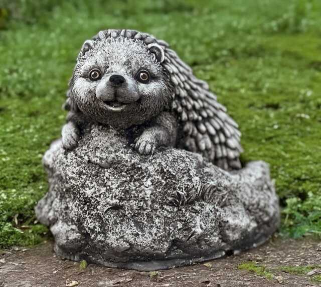 Garden Hedgehog Statue Concrete Baby Sculpture Outdoor Figurine Stone Animal Ornament Home Decoration Handmade - image 1