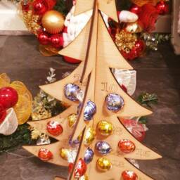 Personalised Advent Christmas Tree Wooden Calendar Lindt Chocolate - thumbnail 2