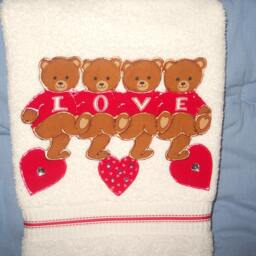 Appliqued Valentine Hand Towel Dancing Bears & Hearts - thumbnail 2