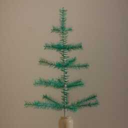 Bright Teal Green Goose Feather Christmas Tree - thumbnail 3