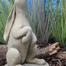 Jasper - The Moon Gazing Hare Stone Garden Ornament - thumbnail 2