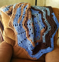 Chunky Baby Blanket, Plush Shower Gift, Soft Lap Blanket, Lapghan, Star Shaped Throw, Striped