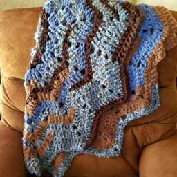 Chunky Baby Blanket, Plush Shower Gift, Soft Lap Blanket, Lapghan, Star Shaped Throw, Striped - thumbnail 3