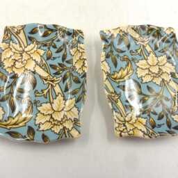 A Pair Of Soap Dishes in Blue Chrysanthemum Design By Heron Cross Pottery - thumbnail 2