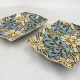 A Pair Of Soap Dishes in Blue Chrysanthemum Design By Heron Cross Pottery - thumbnail 3