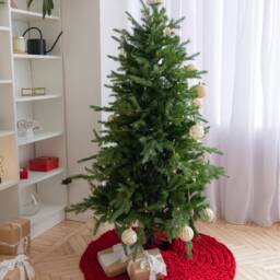 Chunky Knit Christmas Tree Skirt - Red Cable Knit, Hygge Decor - thumbnail 3