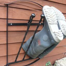 Wall Mounted Wellington Boot Holder Rack 2 Pair Wrought Iron Space Saving - thumbnail 3