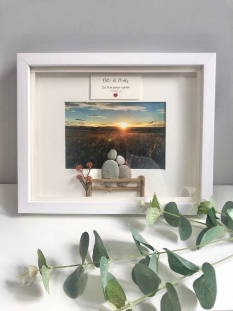 Personalised Pebble People On Bench - Favourite Place Picture Pebble Art Gift Photo Frame Home Decor - image 1