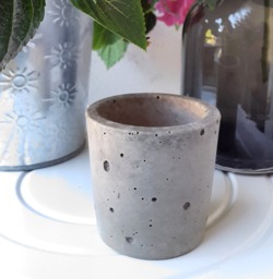"Concrete Tealight Candleholder ""Hygg" - thumbnail 1