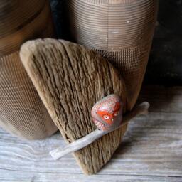 Owl Painted Rock On Driftwood, River Pebble Wall Hanging, Half Moon Natural Decor - thumbnail 4