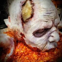 Freezer Head Platter Halloween Gore Prop Full Size - thumbnail 4