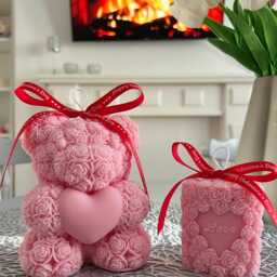 Handmade Soy Wax Candle Valentine's Day Teddy Bear Decor - thumbnail 3