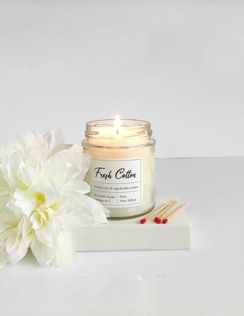 Fresh Cotton Scented Soy Candle, Clean Laundry Aroma, Home Decor Spa Candle - image 1