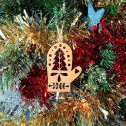 Wooden Festive Mitten Christmas Tree Decoration - Beautiful Xmas Ornament in Oak, Walnut Cherry Wood Or Silver, Gold, Red, Green Glitter - thumbnail 2