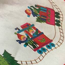 Vintage Christmas Tree Skirt Or Table Center - thumbnail 3