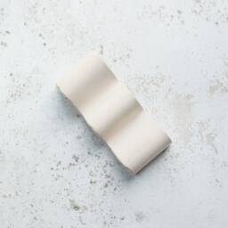 Wavy Concrete Soap Dish - Stylish & Functional Bathroom Accessory, Available in Multiple Concrete Colours - thumbnail 3