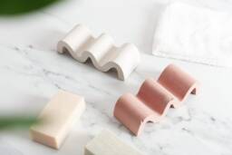 Wavy Concrete Soap Dish - Stylish & Functional Bathroom Accessory, Available in Multiple Concrete Colours