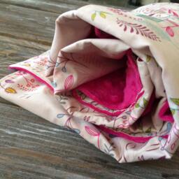 Baby/Toddler/Crib Blanket/Quilt, Nursery Decor, Photography Prop ~ Girly//Floral//Minky//Wreath//Soft//Pink - thumbnail 3