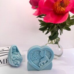 Pregnant Woman Soy Wax Candle - Unique Baby Shower Gift - thumbnail 3