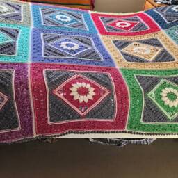 Hand Crocheted - Charlottes Dream King Size Bed Spread Throw - thumbnail 2