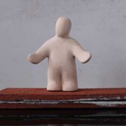 Need A Hug - Expressive Ceramic Figurine For Sandplay & Counseling - thumbnail 2