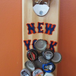 New York Mets Wall Mounted Wooden Magnetic Bottle Opener With Magnetic Cap Catcher Bottle Catching Opener - thumbnail 2