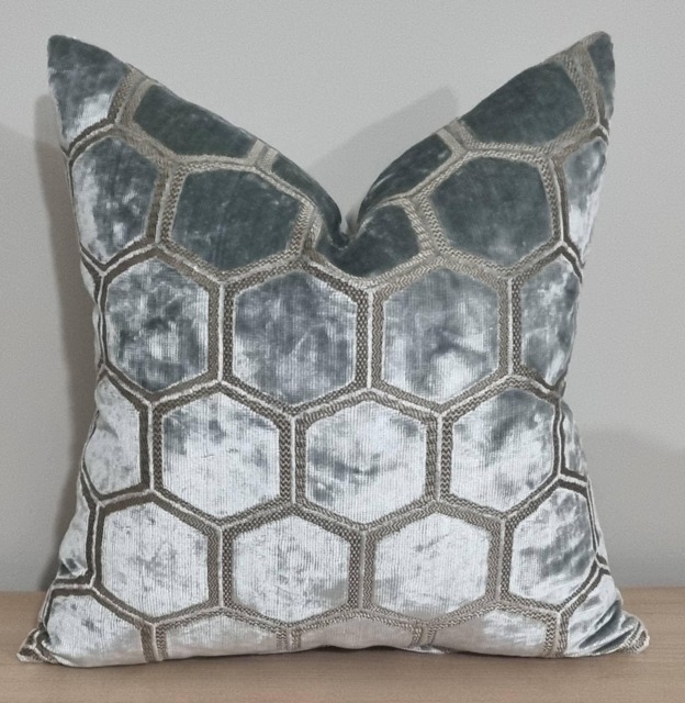 Designers Guild Manipur Silver & Omega Velvet Cushion Cover 45x45 cm - image 1