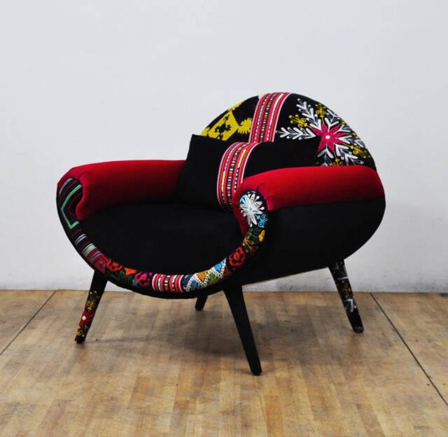 Smiley Armchair - Black & Fuchsia - image 1
