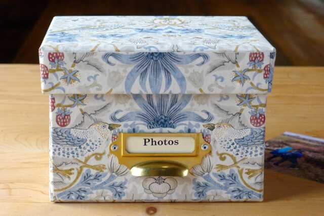 William Morris Photo Box Strawberry Thief Petite Linen, Handmade in England - image 1