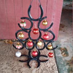 Horseshoe Christmas Tree - thumbnail 3