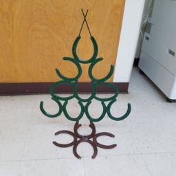 Horseshoe Christmas Tree - thumbnail 2