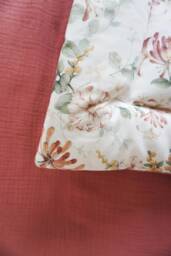Honeysuckle & Burgund - Boxkleed, Flowers Baby Playmat, Speelmat - thumbnail 1