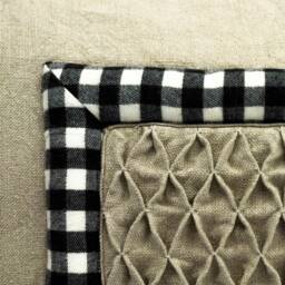 Cushion Made Of Raw Linen With Smok Insert - thumbnail 3