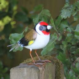 Metal Goldfinch Garden Ornament - Handcrafted Freestanding Bird Decoration Indoor & Outdoor Gift - 2 Sizes - thumbnail 3