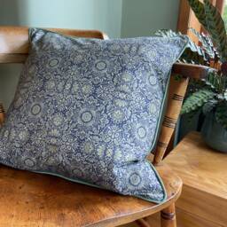 Floral Print Cotton Cushion Cover - Blue & Green Piping - 50x50cm - thumbnail 3