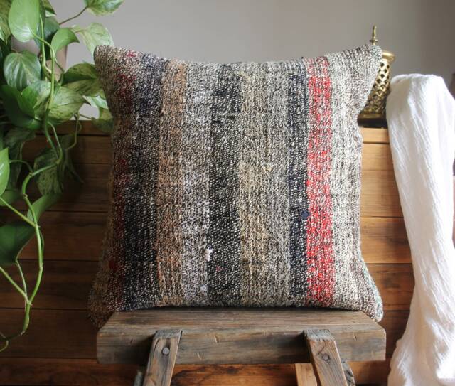 Vintage Handwoven Kilim Pillow Cover - Turkish Sofa Cushion - 50cm - image 1