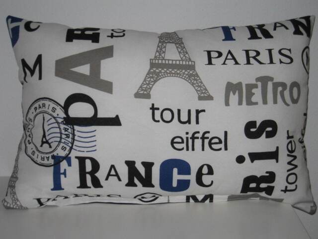 Gr. France Paris Tour Eiffel Decorative Pillow - image 1