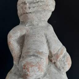 Venus Of Willendorf Statue Handcrafted Terracotta Fertility Goddess Replica - thumbnail 3