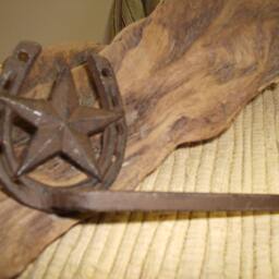 Western Cast Iron Toilet Paper Holder, Star With Horseshoe, Cowboy Horse Decor, Texas Star, Horseshoe Tp Holder, Tissue Hanger - thumbnail 3