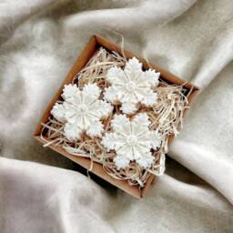 Scented Snowflake Candles, Christmas Candle Set, Christmas Gift For Her, Festive Home Decor, Winter Gift, Vegan - thumbnail 3