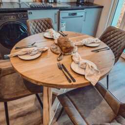 Solid Oak Round Dining Table With Timber Legs & Pu Leather Brown Chairs - thumbnail 3
