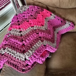 Chunky Baby Blanket, Plush Shower Gift, Soft Lap Blanket, Lapghan, Star Shaped Throw, Striped - thumbnail 3