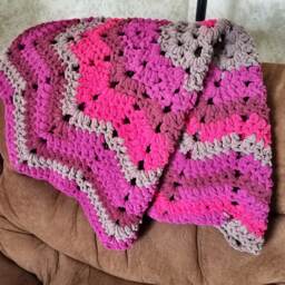 Chunky Baby Blanket, Plush Shower Gift, Soft Lap Blanket, Lapghan, Star Shaped Throw, Striped - thumbnail 2