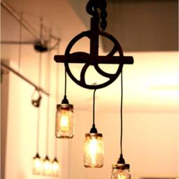 Beautiful Rustic Farmhouse Lamp With Mason Jars & Pulley - thumbnail 3