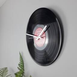 Personalised Vinyl Record Clock - thumbnail 2
